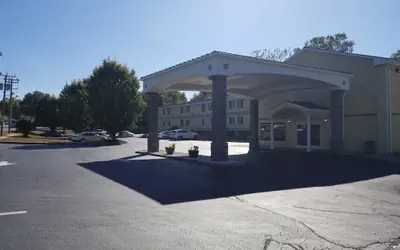 Danbury Inn & Suites