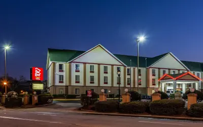Red Roof Inn PLUS+ & Suites Atlanta Airport South