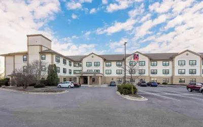 Studio 6 Corporate Extended Stay Chicago Lisle IL