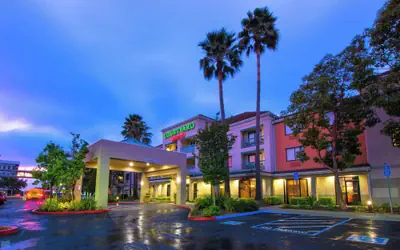 Courtyard by Marriott Oakland Airport