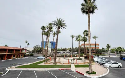 Howard Johnson by Wyndham Phoenix Airport/Downtown Area