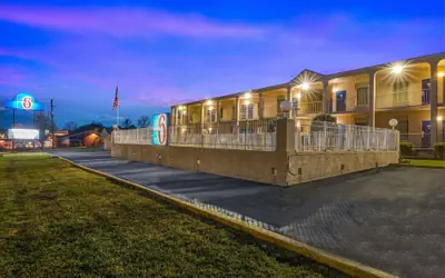 Motel 6 Americus, GA
