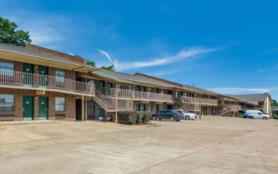 Quality Inn Magnolia