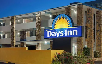 Days Inn by Wyndham Myrtle Beach-Beach Front