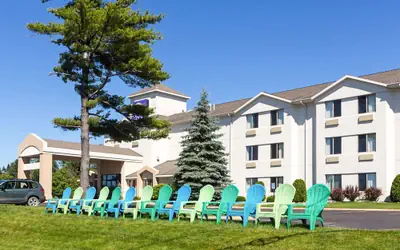 Sleep Inn & Suites Bay View Acme - Traverse City