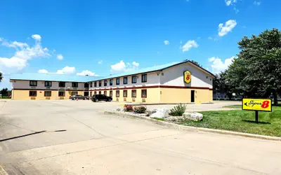 Super 8 by Wyndham Champaign