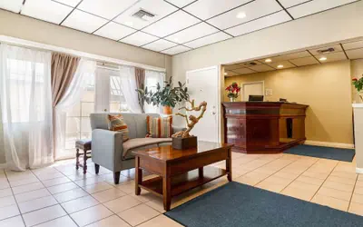 Auburn House Hotel