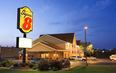 Super 8 by Wyndham Alton