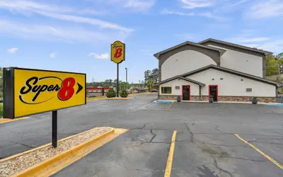 Super 8 by Wyndham Warner Robins