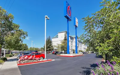 Motel 6 Belmont, CA - San Francisco - Redwood City
