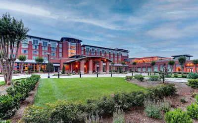 The Chattanoogan Hotel, Curio Collection by Hilton