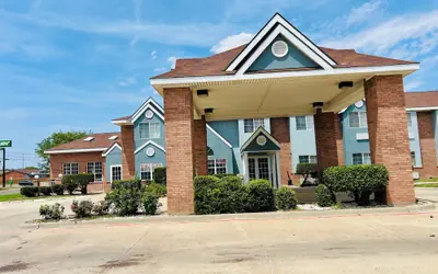 Longhorn Inn and Suites