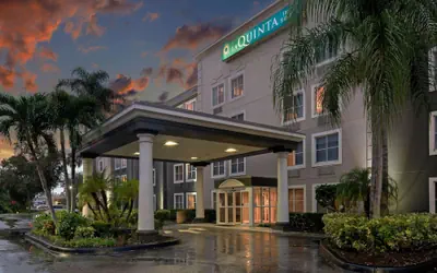 La Quinta Inn & Suites by Wyndham Naples East (I-75)
