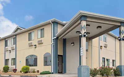 Travelodge by Wyndham St. Louis