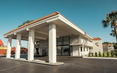 Travelodge by Wyndham Orlando Lake Buena Vista South