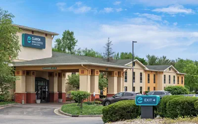 Clarion Inn & Suites Indianapolis Northwest
