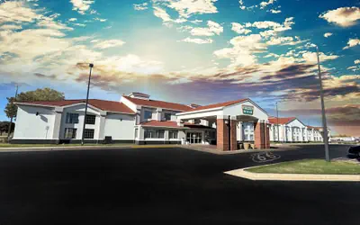 Lucille's Hotel, Restaurant, & Bar