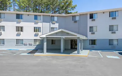 Super 8 by Wyndham Homewood Birmingham Area