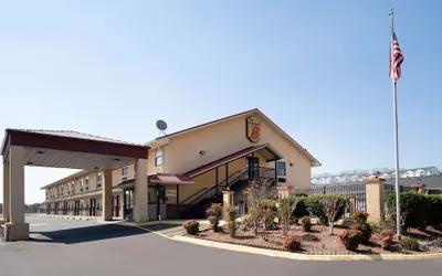 Super 8 by Wyndham Cleveland
