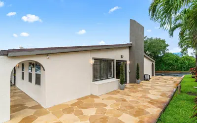 Super 8 by Wyndham Lantana West Palm Beach
