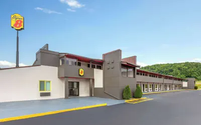 Super 8 by Wyndham Bridgeport/Clarksburg Area