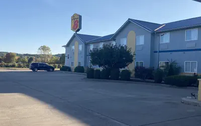 Super 8 by Wyndham Martinsville