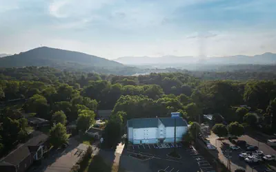 Rodeway Inn & Suites near Outlet Mall - Asheville