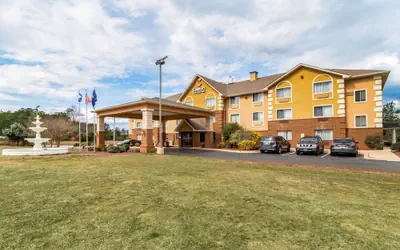 Comfort Inn & Suites South Hill I-85