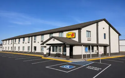 Super 8 by Wyndham Blackwell