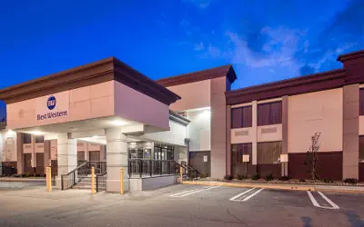 Best Western Paramus Hotel & Suites