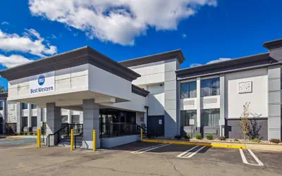 Best Western Paramus Hotel & Suites