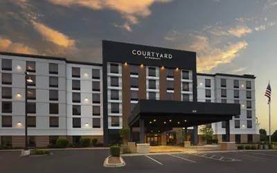 Courtyard by Marriott Louisville Airport