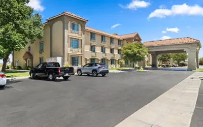 Comfort Inn & Suites Lancaster Antelope Valley