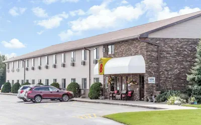 Super 8 by Wyndham Antigo
