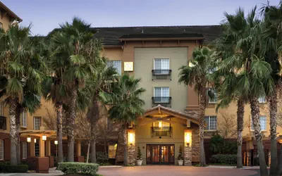 Larkspur Landing Extended Stay Suites Hillsboro