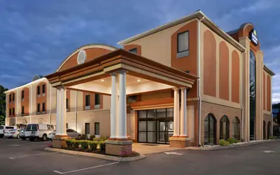 Days Inn & Suites by Wyndham Murfreesboro I-24 East