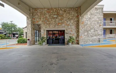 Motel 6 San Antonio, TX - Downtown - Market Square