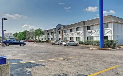 Motel 6 Glenview, IL - Chicago North