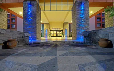 Holiday Inn Express & Suites Tempe by IHG