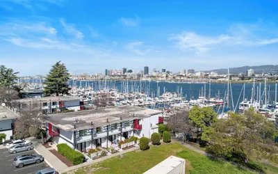 Marina Village Inn