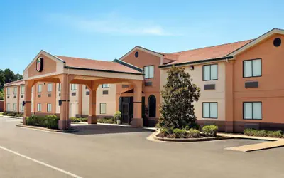 Super 8 by Wyndham Clinton/Jackson West