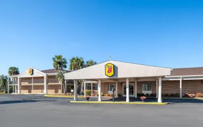 Super 8 by Wyndham Lake City