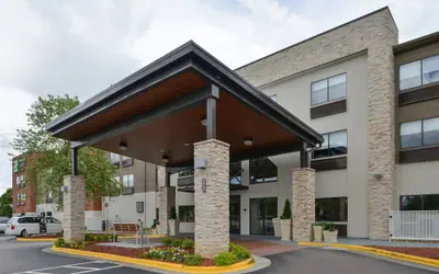 Holiday Inn Express & Suites Raleigh NE - Medical Ctr Area by IHG