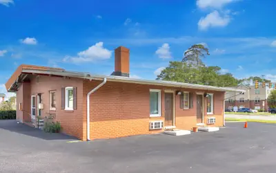 OYO Palm Leaf Motel