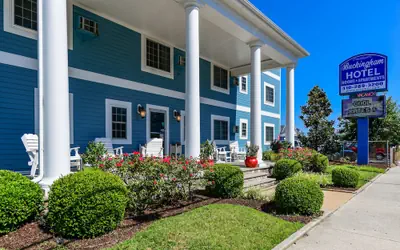 Commander Beach House Hotel