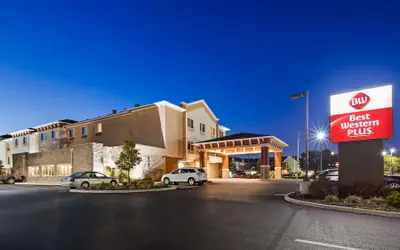 Best Western Plus Boardman Inn & Suites