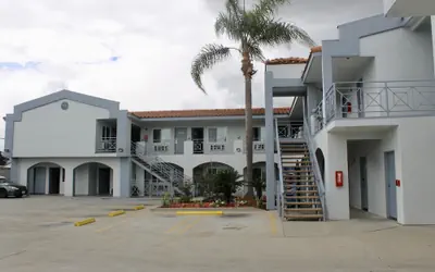 Crescent Inn