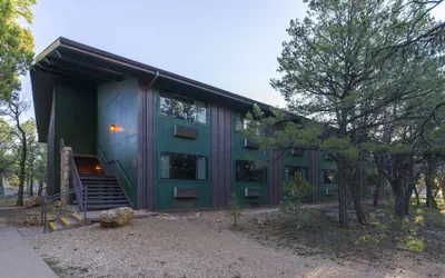 Yavapai Lodge