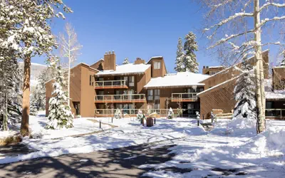 1076 Wild Irishman 2 Bedroom Condo by RedAwning