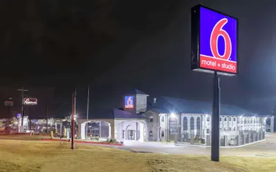 Studio 6 Suites Brenham, TX
